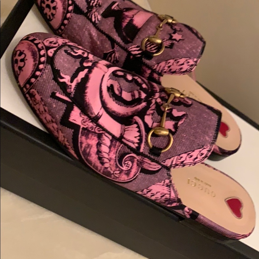 Shoes - Picture 2 of 4